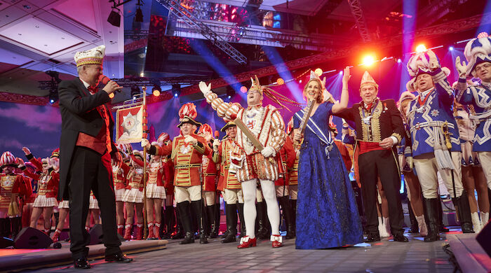 Düsseldorf Helau: Die große Prunksitzung des Comitee Düsseldorfer Carneval e.V.". Mit dabei das Prinzenpaar Prinz Dirk II. & Venetia Uåsa mit der Prinzengarden. Bild: Sender