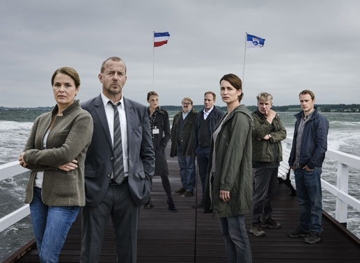 Hella Christensen (Barbara Auer), Simon Kessler (Heino Ferch), Mareike Thiel (Anna Unterberger), Uwe Hahn (Gustav Peter Wöhler), Lars von Ahnefeld (Johann von Bülow), Silke Broder (Anja Kling),  Hauke Broder (Jörg Schüttauf), Torben Broder (Hinnerk Schönemann). Bild: Sender / Stefan Erhard