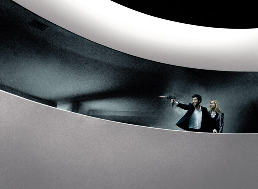 Schie&szlig;erei im Guggenheim-Museum in Manhattan: Clive Owen (Louis Salinger) und Naomi Watts (Eleanor Whitman). Bild: Sender