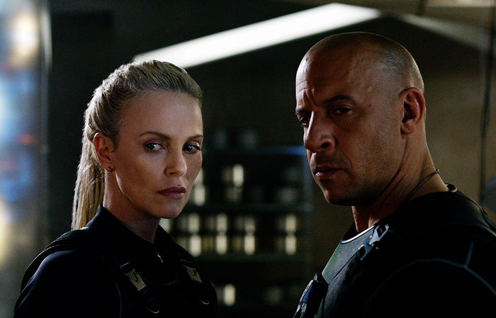 Cipher (Charlize Theron) und Dom (Vin Diesel). Bild: Sender