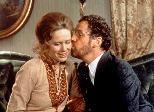 Obwohl Marianne (Liv Ullmann) und Johan (Erland Josephson) voneinander getrennt sind, sehen sie sich regelmäßig und beginnen später sogar eine Affäre. Bild: Sender/Studiocanal