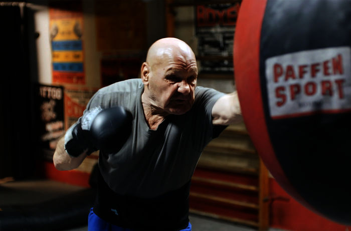 Die Paten von St Pauli: Albert boxt seit den 50er Jahren auf dem Kiez. Bild: Sender / Autentic