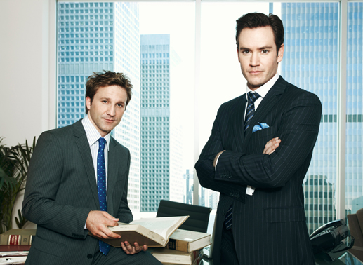 Im Bild (v.li.): Breckin Meyer (Jared Franklin), Mark-Paul Gosselaar (Peter Bash). Bild: Sender