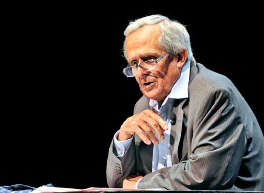 Dieter Hillebrandt beim Salzburger Stier 2011 – Gala-Abend als Preisträger „Ehrenstier“ für sein Lebenswerk und sein aktuelles Programm „Ich kann doch nichts dafür“. Bild: Sender / DLR / Bettina Straub,