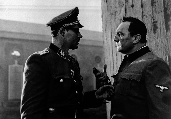 Der letzte Akt" - Michael Janisch, Otto Wögerer. Bild: Sender / ZDF / ORF / Taurus Film