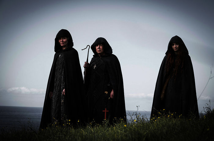 Schwester Iphigenia (Essie Davis), Schwester Margarita (Ann Dowd) und Schwester Carla (Jessica Barden). Bild: Sender / WDR / Mark Rogers / ESAProductions2PtyLtd