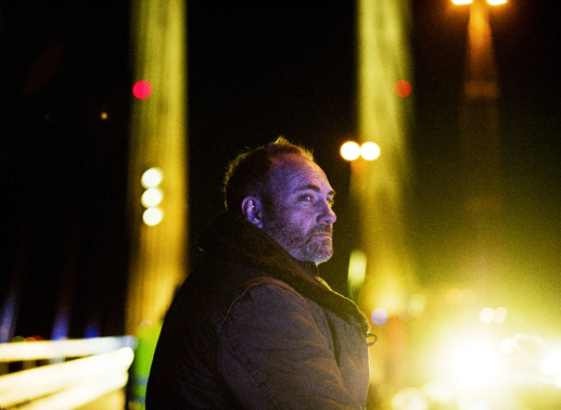 Kommissar Martin Rohde( Kim Bodnia) am Tatort auf der Oeresundbruecke. Bild: Sender