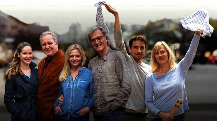 3 Familien, 3 Komödien, 3 Krisen - Sabine und Bernd Schröder (Ann-Kathrin Kramer, Harald Krassnitzer), Tanja und Matthias Winter (Susanna Simon, Walter Sittler) und Katrin und Daniel Busche (Anna Schudt und Oliver Mommsen). Bild: Sender / ARD Degeto / Georges Pauly / Din Jank