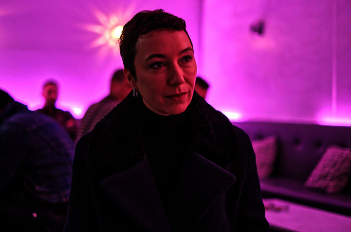 Euer Ehren: Kommissarin Kirchner (Ursula Strauss) befragt „Onkel“ Jova, ein Mitglied des Sailovic-Clans. Bild: Sender / ORF / ARD Degeto / Mona Film / SquareOne Production / Philipp Brozsek