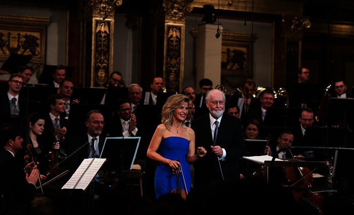 VON STAR WARS BIS HARRY POTTER - JOHN WILLIAMS DIRIGIERT DIE WIENER PHILHARMONIKER. John Williams und Anne-Sophie Mutter. Bild: ServusTV / Terry Linke / DGG