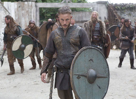 Wikinger Ragnar Lothbrok (Travis Fimmel) träumt davon, den Westen zu besegeln und die neuen Länder sowie Zivilisationen zu erforschen. Doch der Stammesanf¸hrer will dies mit allen Mitteln verhindern ... Bild: Sender/TM/T5