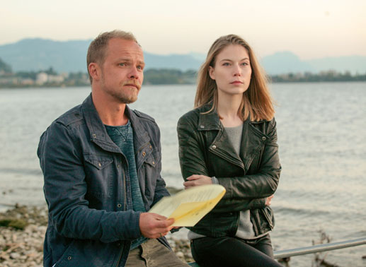 Matthias Koeberlin (Micha Oberländer) und Nora von Waldstätten (Hannah Zeiler).Bild: Sender