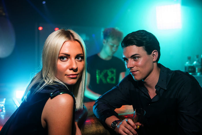 Sunny (Valentina Pahde), Lennard (Gerrit Klein). Bild: Sender / TVNOW / Sebastian Geyer