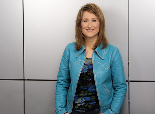 Eva Schmidt moderiert. Bild: Sender