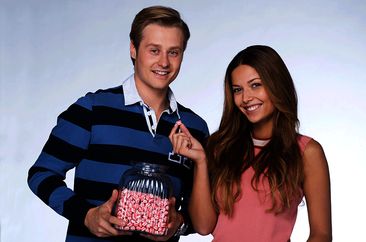 „Rote Rosen": Süße Verführung: Lena Meckel und Julian Brodacz