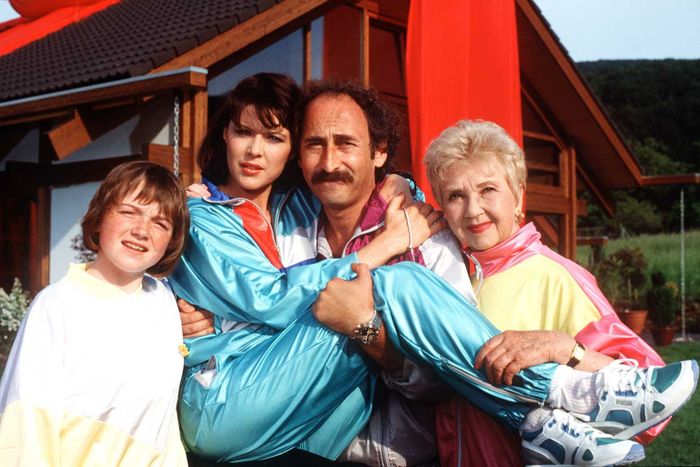 Susanne Nowotny, Anja Kruse, Towje Kleiner, Gusti Wolf. Bild: Sender / MUNGO Film