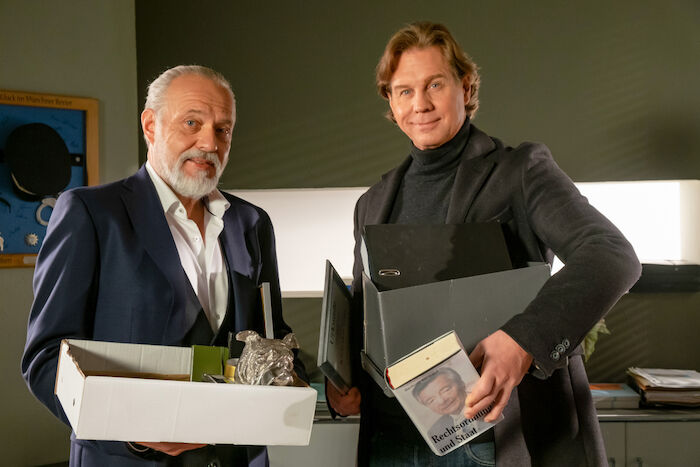 Der Alte 2023: Jan-Gregor Kremp (Richard Voss) und sein Nachfolger Thomas Heinze (Caspar Bergmann). Bild: Sender / ORF / ZDF / Erika Hauri