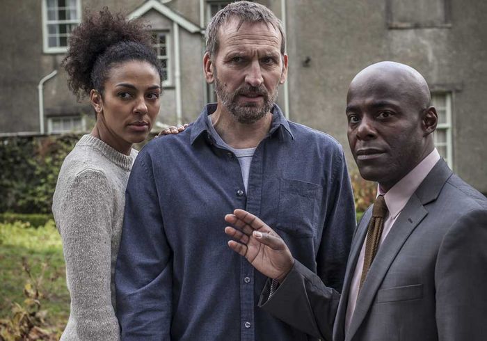 Marsha Thomason als Katy, Christopher Eccleston als Robert und Paterson Joseph als Mark. Bild: Sender / Eleventh Hour Films & All3Media Int 