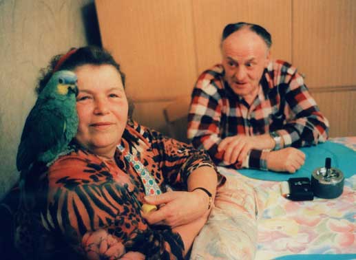 Familie Stritzl mit Gogo. Bild: Sender