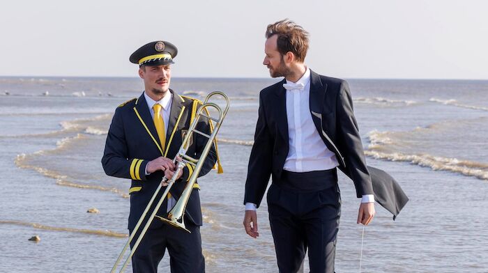 Die leisen und die gro&szlig;en T&ouml;ne: Musikalische Br&uuml;der: Thibaut Desormeaux (Benjamin Lavernhe) und Jimmy Lecocq (Pierre Lottin). Bild: Sender / Neue Visionen Filmverleih / Thibault Grabherr