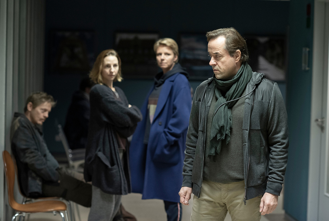 Neu in der ZDFmediathek, mit AD und UT: Miniserie: Tod von Freunden