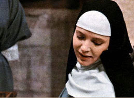 Suzanne, unehelich aus verarmtem Adel stammend, wird 1760 in ein Kloster abgeschoben. Statt Schutz und Fürsorge erwartet sie dort die geradezu grausamen Drangsalierung zweier Oberinnen. Bild: Sender