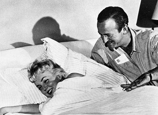 Welche Rolle spielt Elsa (Myl&egrave;ne Demongeot) in Raymonds (David Niven) Leben? Bild: Sender