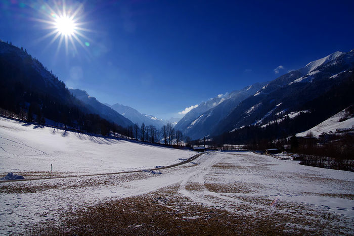 Land der Berge: Blick ins Tal Richtung Großglockner. Bild: Sender / ORF / Epo Film