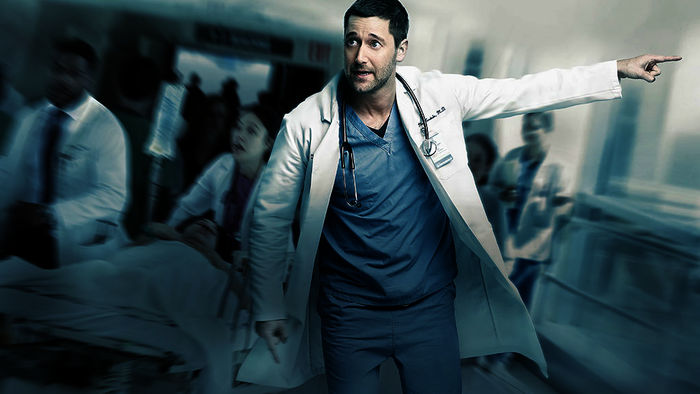 Basierend auf den Erlebnissen des ehemaligen Leiters des Bellevue Krankenhauses in New York, begeistert die Serie mit dramatischen Handlungssträngen und dem sympathischen Hauptdarsteller Ryan Eggold, der TV-Veteran aus 'The Blacklist' mit österreichischen Wurzeln. Bild: Sender/ORF/Universal/NBC