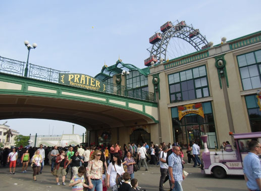 Der Wiener Prater – Eingang mit Riesenrad. Bild: Sender