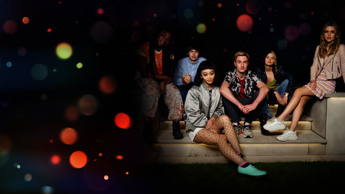 Tell me everything: Lauryn Ajufo, Spike E. Fearn, Callina Liang, Eden H. Davies, Tessa Lucille, Carla Woodcock. Bild: Sender / ZDF und Ross Ferguson / Little Prince / ITV.