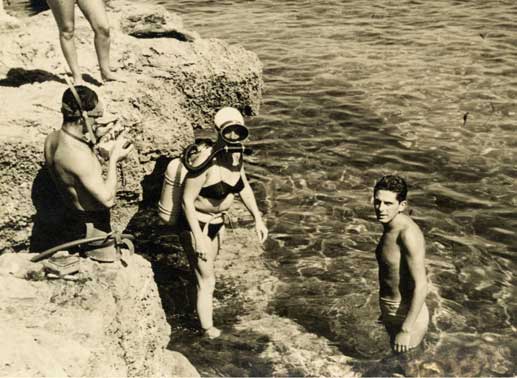 Mallorca, 50erjahre: PR-Direktor des Fremdenverkehrsverbandes, Tito Robles (Foto), beim Baden. Er ist eine der seit den Sechzigerjahren wichtigsten Persönlichkeiten im Balearentourismus. Bild: Sender/Fandango