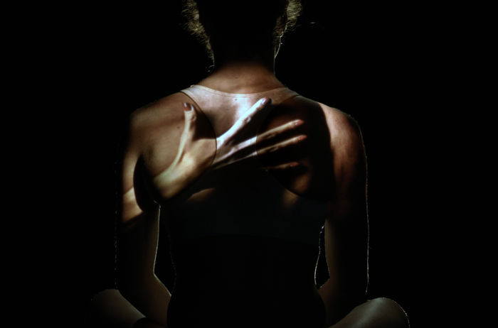 No Sex: Kann der Verzicht auf körperliche Liebe als emanzipatorischer und rebellischer Akt in einer Gesellschaft verstanden werden, in der innerhalb weniger Jahrzehnte ein radikaler Paradigmenwechsel erfolgte?Bild: Sender / Zadig Productions