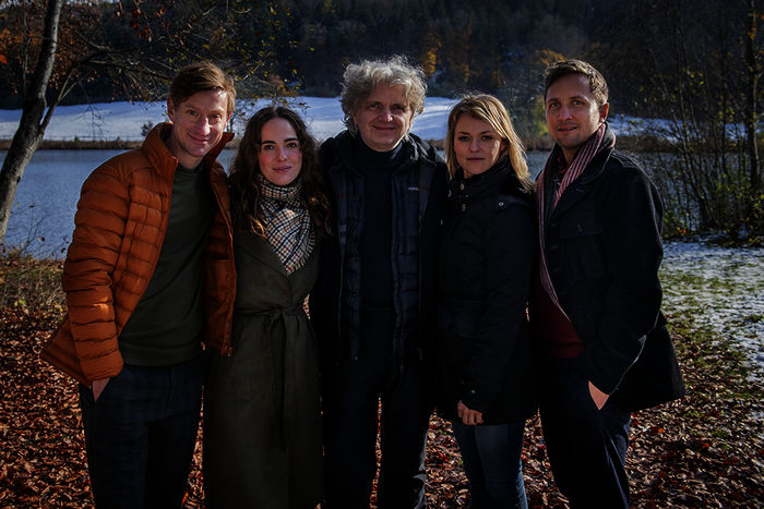Maxim Mehmet, Verena Altenberger, Regisseur Wolfgang Murnberger, Lisa Wagner, Lasse Myhr. Bild: Sender / ORF / BR / Christof Arnold