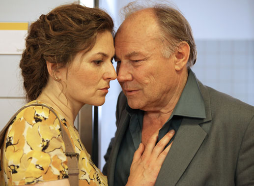 Martina Gedeck und Klaus Maria Brandauer: Wie weit kann Liebe gehen. Bild: ORF