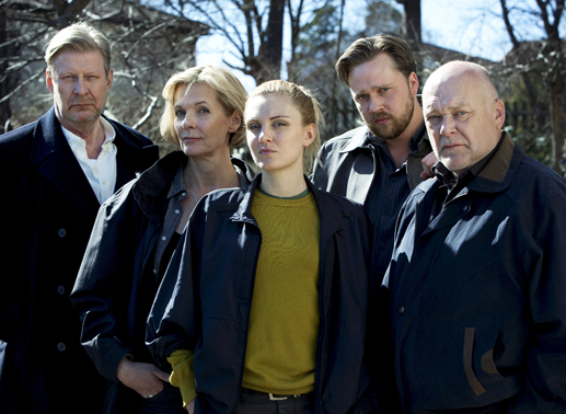 Sebastian Bergman (Rolf Lassgard), Ursula Andersson (Gunnel Fred), Vanja Lithner (Moa Silén), Billy Rosè n(Christopher Wagelin), Torkel Höglund (Tomas Laustiola). Bild: Sender / Johan Paulin