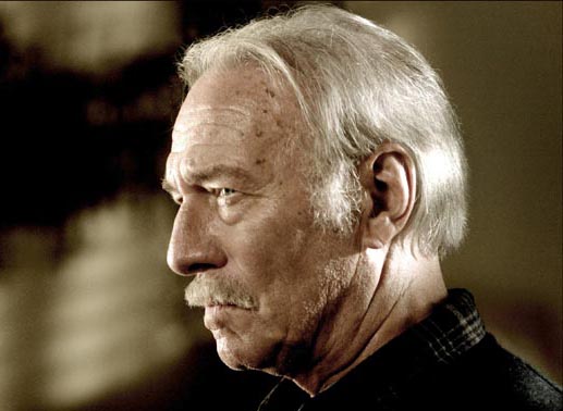 Wird der Vater (Christopher Plummer) bei der Schatzjagd helfen? Bild: Sender