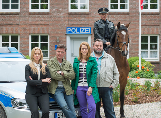 Jette Jessen (Lara-Isabelle Rentinck), Hannes Schulte (Bjön Bugri), Catrin Christiansen (Katharina Köpper), Jost Reedmacher (Christoph Hagen Dittmann), Lars Tennhagen (Daniel Roesner). Bild: Sender / Christien Schroeder