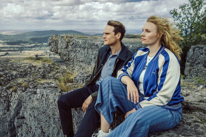 Tatort Franken: Felix Voss (Fabian Hinrichs) und Emmy Rathgeber (Rosalie Thomass). Bild: Sender / BR / Claussen+Putz Filmproduktion GmbH / Hendrik Heiden