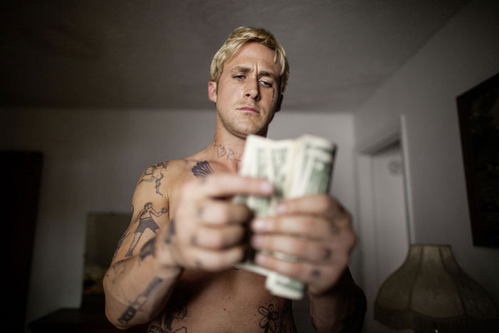 Luke (Ryan Gosling) will für seinen Sohn sorgen und fängt an Banken auszurauben. Bild: Sender / 2013 KIMMEL DISTRIBUTION, LLC