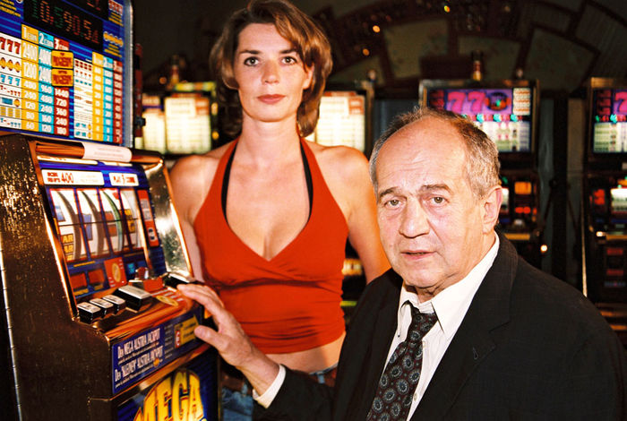 Dana Vavrova und Otto Schenk. Bild: Sender / LISA Film