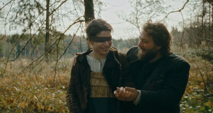 Des Teufels Bad: Anja Plaschg (Agnes), David Scheid (Wolf). Bild: Sender / Ulrich Seidl Film