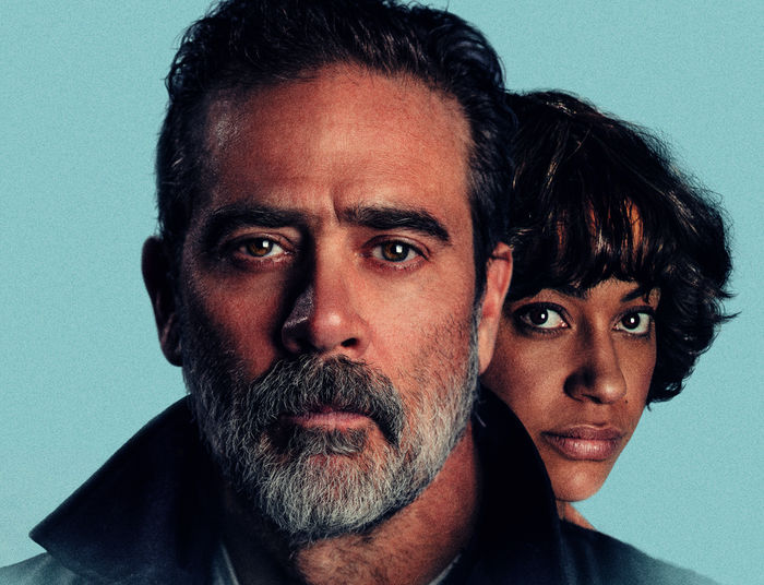 The Postcard Killings: Jeffrey Dean Morgan (Jacob Kanon), Cush Jumbo (Dessie Lombard). Bild: Sender/Wildbunch