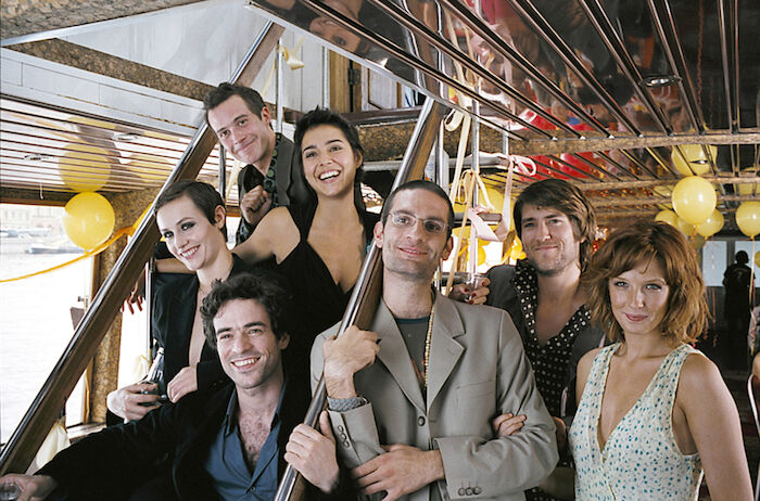 Wiedersehen in St. Petersburg: Isabelle (Cécile de France), Xavier (Romain Duris), Tobias (Barnaby Metschurat), Soledad (Cristina Brondo), Alessandro (Federico D'Anna), Lars (Christian Pagh) und Wendy (Kelly Reilly, v.l.) treffen sich in Sankt Petersburg wieder. Bild: Sender / 1996-98 AccuSoft Inc. / All rights reserved