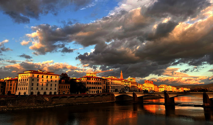 Florenz - Habsburg und die Schöne am Arno: Florenz mit Arno. Bild: Sender / ZDF / ORF / GS-Film.