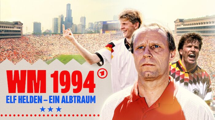 Elf Helden &ndash; ein Albtraum: Cover der ARD-Dokuserie. Bild: Sender / NDR / ARD / picture alliance / firo Sportphoto | J&uuml;rgen Fromme / Michael Kunkel / Bongarts / Getty Images / IMAGO/WEREK / IMAGO / HJS