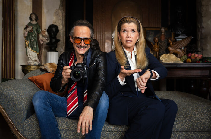 Eine halbe Stunde ist viel Zeit: Notgedrungen ruft Mareike Berger (Anke Engelke) den Fotografen an, den sie in ihrer Lage eigentlich am wenigsten gebrauchen kann: ihren chaotischen Ex-Freund Miller (Michael Ostrowski). Bild: Sender / WDR / Michael K&ouml;tschau / btf productions GmbH