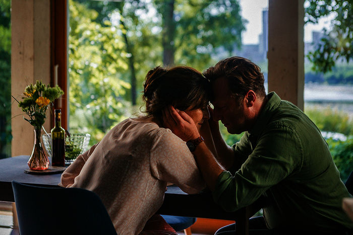 Martina Gedeck (Caroline Binder), Rainer Wöss (Sebastian Binder). Bild: Sender / Lotus Film / Felipe Kolm