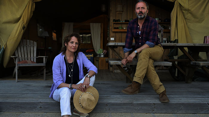 Maja (Regula Grauwiller), Lorenzo (Robert Schupp). Bild: Sender / ZDF / Christiane Pausch. 