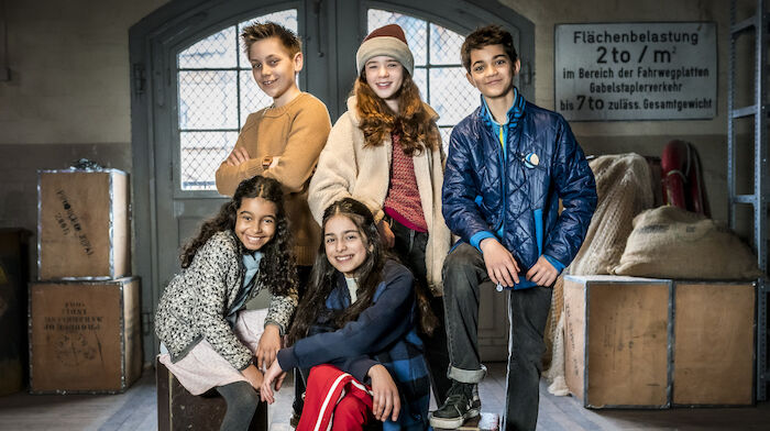 Die Pfefferkörner - 19. Staffel: Die 13. Generation: Moritz (Jan), Leo (Charlotte), Hakim (Mads), Amy (Melody) und Jasina (Sophia). Bild: Sender / NDR / Boris Laewen